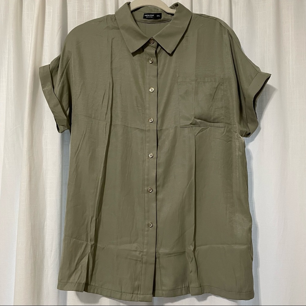 SHEIN Curve Button Down Shirt